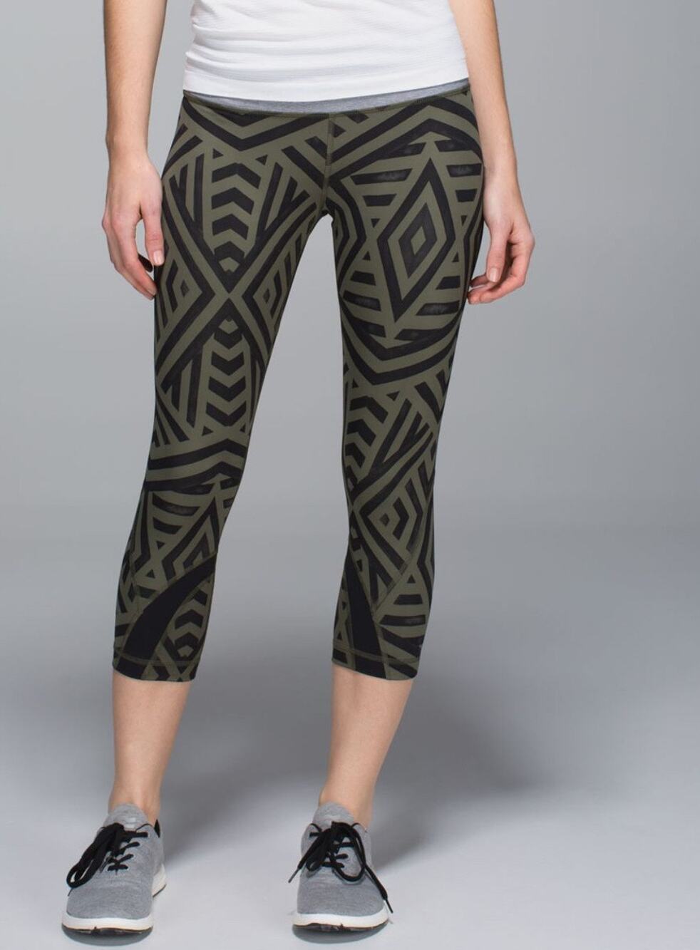 Lululemon Run Inspire Crop Il Chevron Green and Black Leggings Size 6